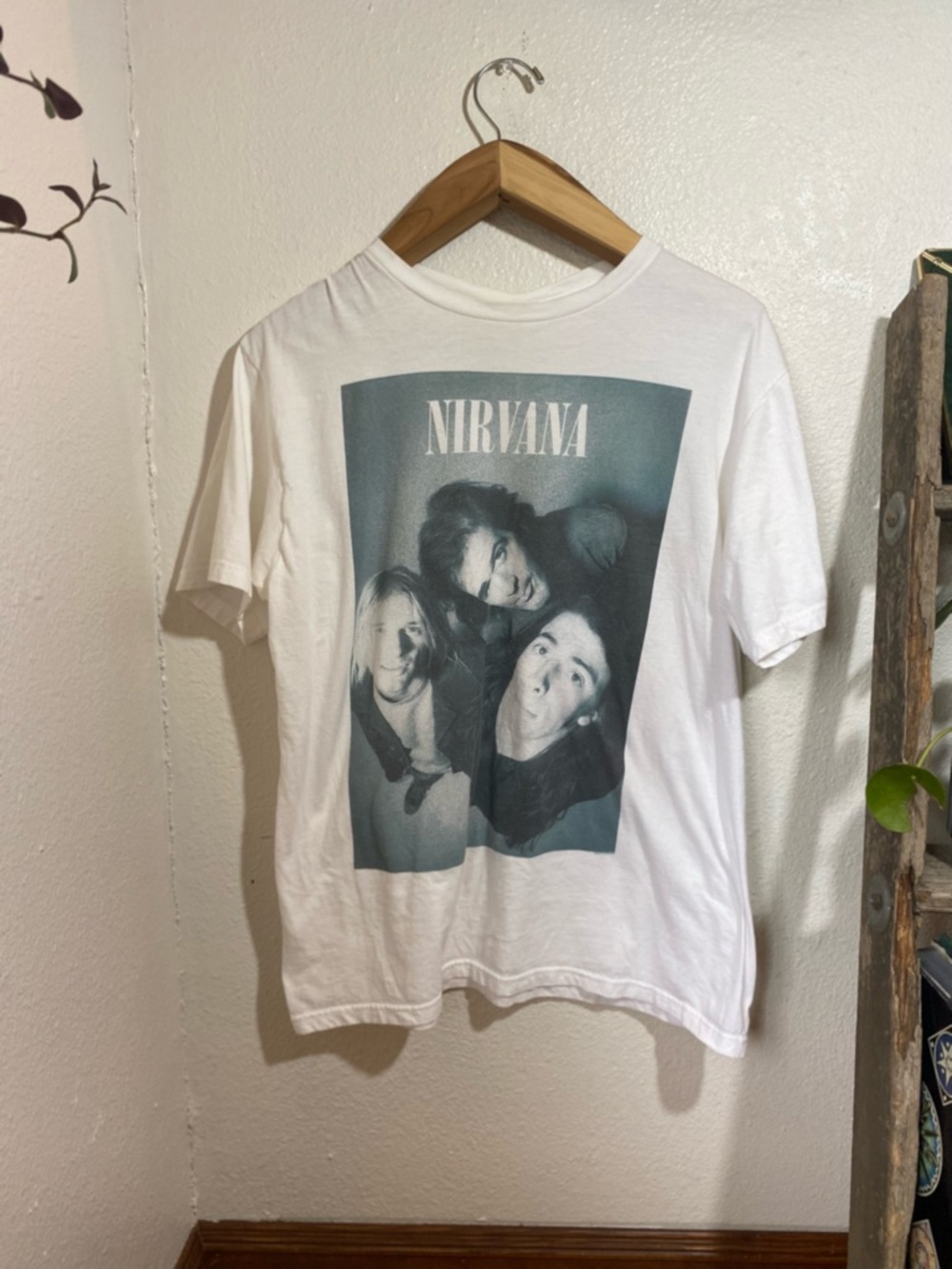 Nirvana Looking Up Graphic Band Tee Black 100% Cotton Unisex Size Large - Picture 4 of 11